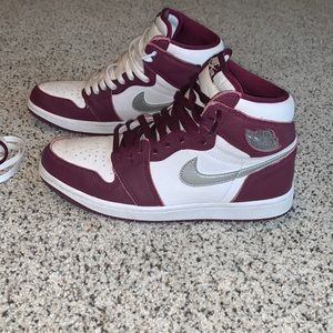 Air Jordan 1 Retro High OG Bordeaux